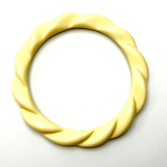 Lemons and Oranges — Vintage Carved Lucite Bangles Pairing — Size 8 — EUC - Picture 8 of 12